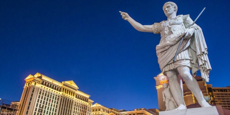 caesar statue outside caesars palace casino
