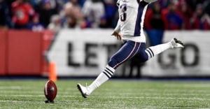 NFL player Kick off
