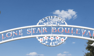 Jockey Discarded From moro Flyboy Introducing Him To Rail In Lone Star Park