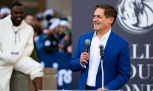 Dallas Mavericks Owner Mark Cuban Makes A Speech