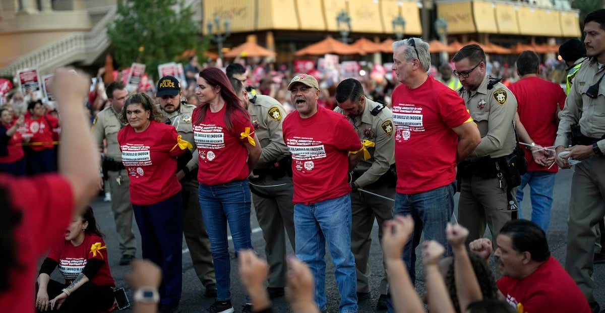 Set Strike Las Vegas Casino Workers Set Strike Deadline
