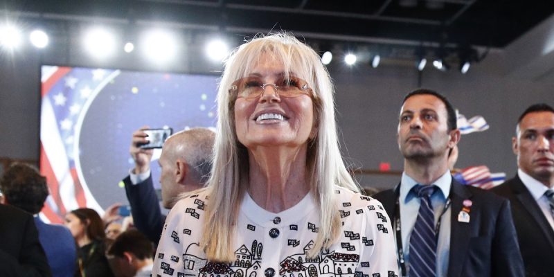 miriam adelson looking up