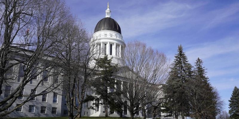 exterior of maine capitol building