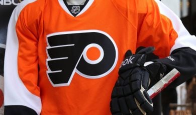 Mohegan online casino inks deal with Flyers.