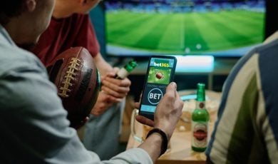 Friends Use bet365 Mobile app to Place Sports Bet During Game