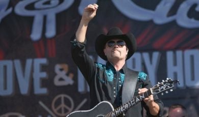 Musician John Rich said he's struggled with a gambling addiction.