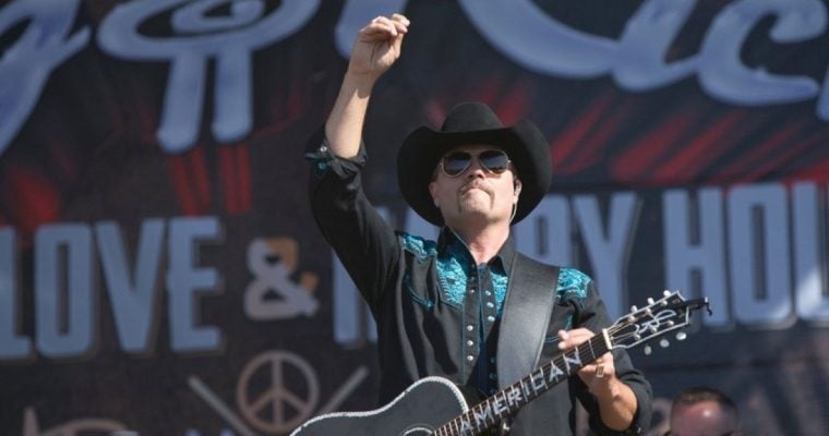 Musician John Rich said he's struggled with a gambling addiction.