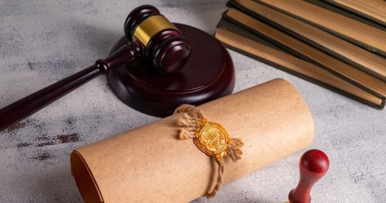 IL attorney claims sweeps, DFS operators are offering sports betting.