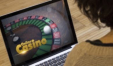 Poll shows most Maine voters oppose online casinos.