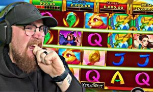 Jade Blade XtraSplit Taylor reacts