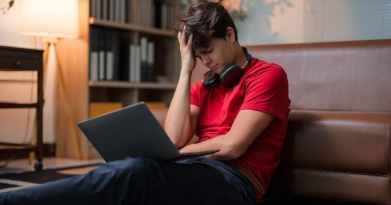 Calls to gambling helpline in Ohio is being utilized by a lot of college students.