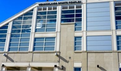 Meadowlands casino should be scaled down, says racetrack owner.