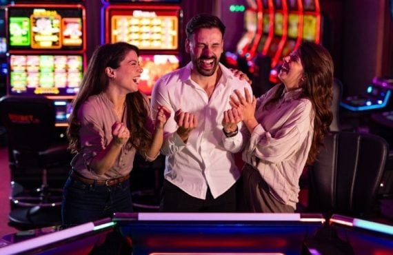 Why Land-based Casinos Still Have an Edge as Online Casino Revenue Climbs