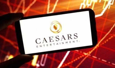 Carl Icahn is reportedly exploring a late bid for Caesars Entertainment.