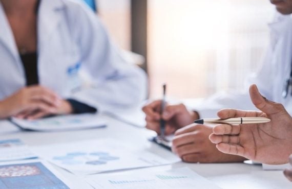 Texas Doctors Push 21+ Age Limit for Prediction Markets