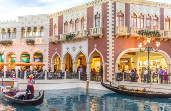 $5 Side Bet Helps Visitor Land $2.2 Million Venetian Progressive Jackpot