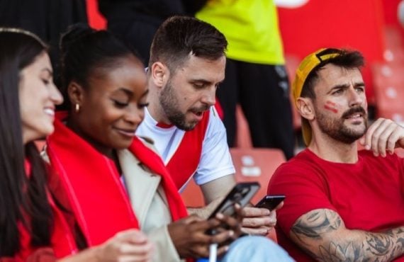 US Online Sports Betting Growth Reshapes How Fans Watch Games, Data Show