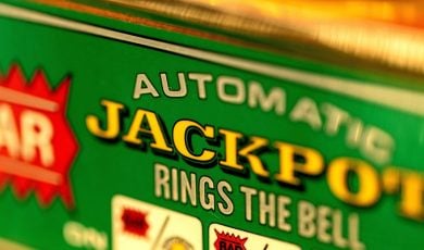 A visitor from Illinois won a $374,443.83 progressive jackpot at Westgate Las Vegas.