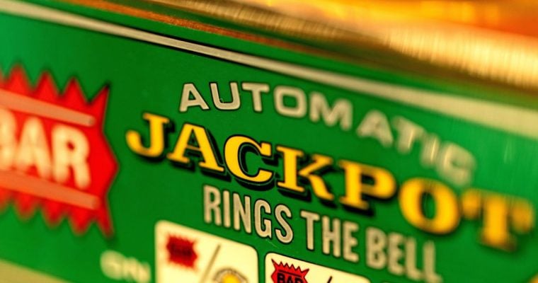 A visitor from Illinois won a $374,443.83 progressive jackpot at Westgate Las Vegas.