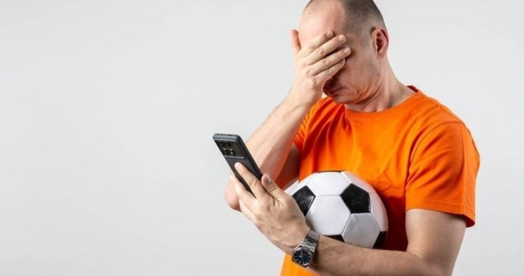 The NFL, NBA, MLB, MLS and NHL asked state regulators to let sportsbooks permanently revoke betting privileges for abusive bettors.