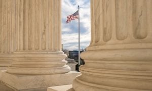 Crypto.com and Robinhood have asked the US Supreme Court to decide whether federal law or state laws govern sports prediction markets.
