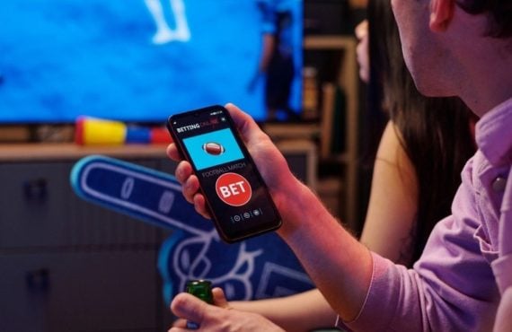 Young Massachusetts Bettors See Sports Betting as Low-Risk, Study Finds